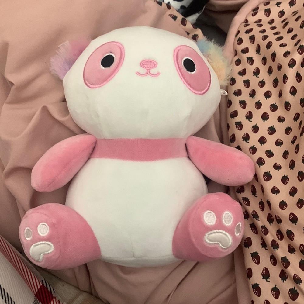 Squishmellow hug me!